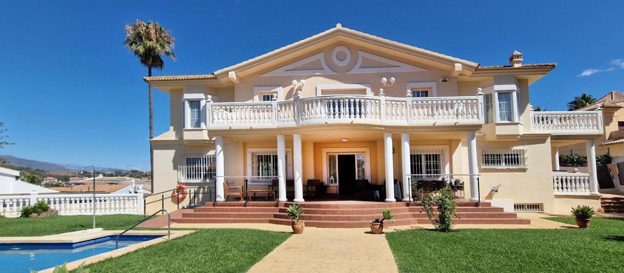 Golden Villa Costa Del Sol - Big Private Pool - Bbq - Good Location Fuengirola Exterior photo