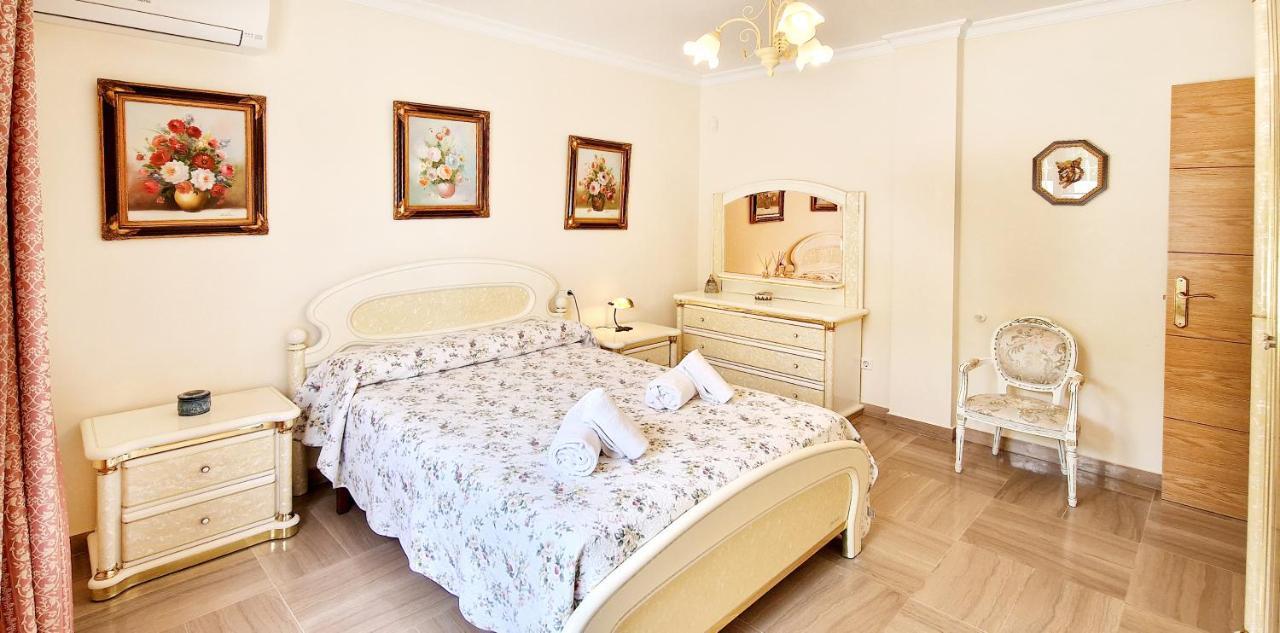Golden Villa Costa Del Sol - Big Private Pool - Bbq - Good Location Fuengirola Exterior photo
